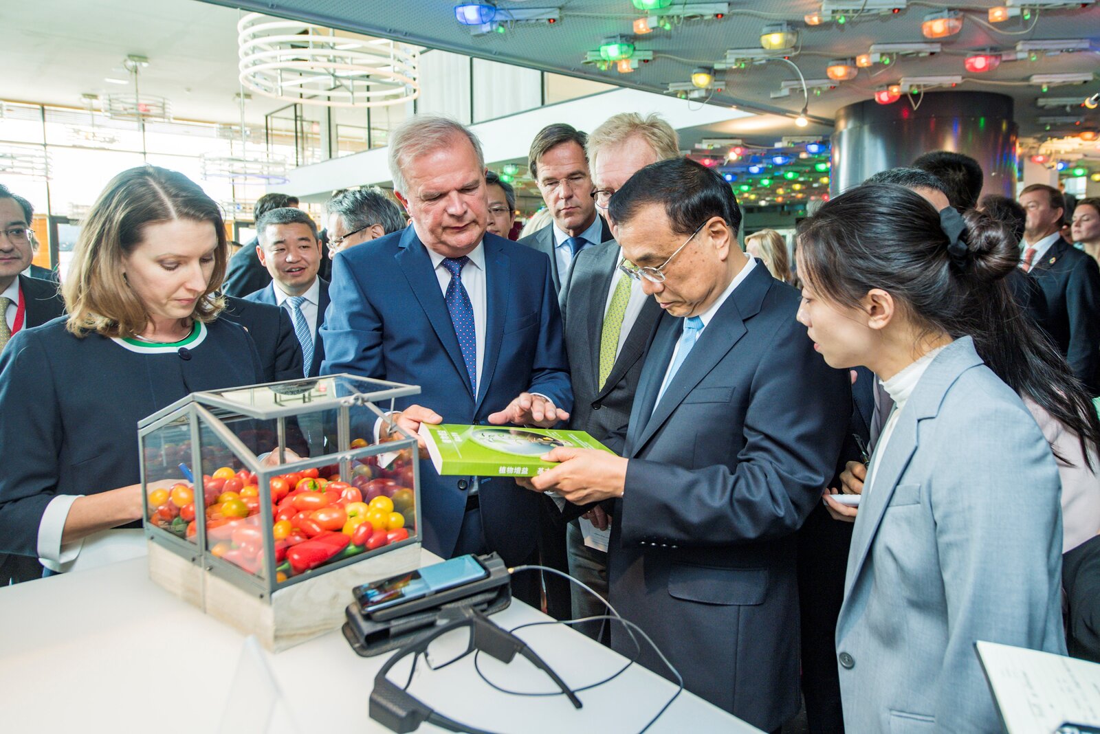 Ryan's Plant Vision™ tomato demo to Premier Li Keqiang of China and Dutch PM Mark Rutte, August 2018